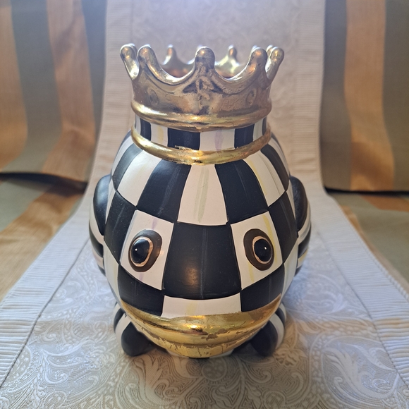 MacKenzie-Childs Black and White Checkered Crowned King Fish Planter - Picture 6 of 14